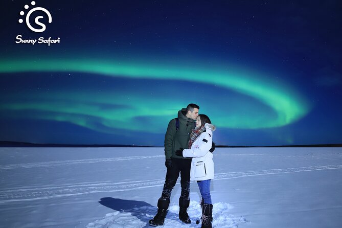 Lakeside Auroras Paparazzi Photography - From Rovaniemi to the Darkness of the Arctic Sky