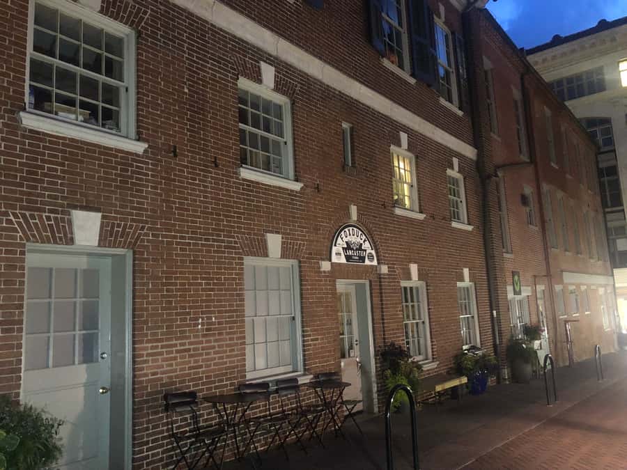 Lancaster: Evening Ghost Tour by Candlelight - Candlelit Walking Tour in Lancaster’s Historic Downtown