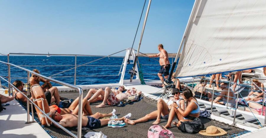 Lanzarote: Day Trip to the Papagayo Beaches by Catamaran - How the Catamaran Embarks from Lanzarote