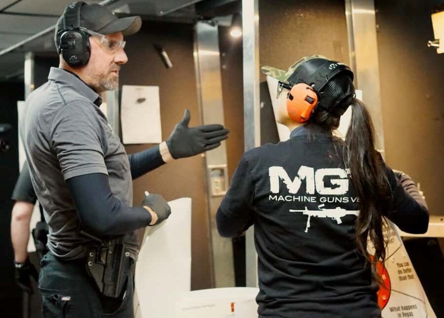 Las Vegas: Gamers Shooting Range Experience - Shooting at Machine Guns Vegas: What to Expect