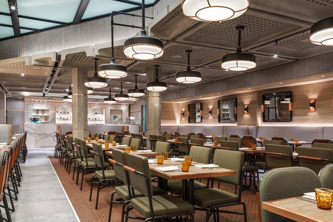 Las Vegas Night Flight with Dinner at Matteo Ristorante - Starting the Evening at The Venetian with a Gourmet Dinner