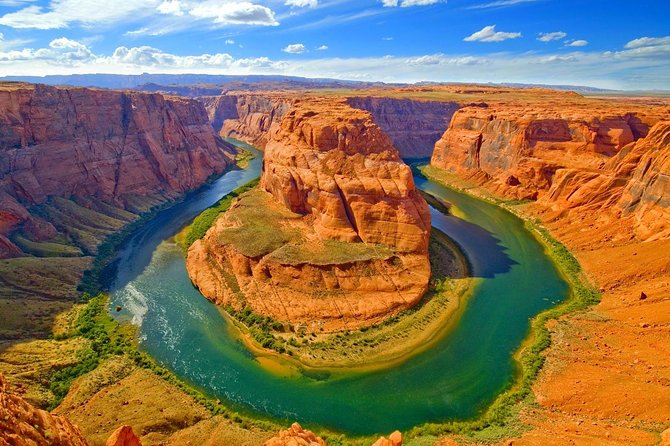 Las Vegas: Private Upper or Lower Antelope Canyon,Horseshoe Bend - The Tour Begins in Las Vegas with Early Morning Pickup