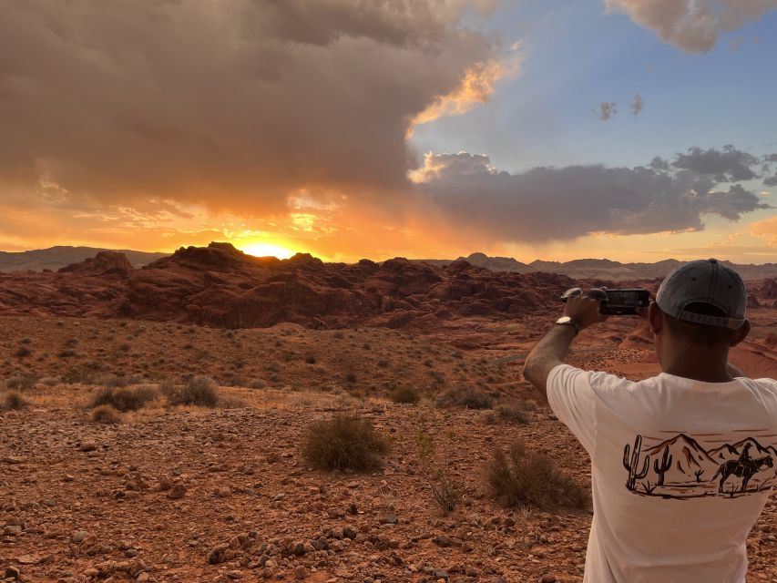 Las Vegas: Valley of Fire Sunset Tour with Hotel Transfers - Visiting Valley of Fire with Expert Guides and Photo Tips