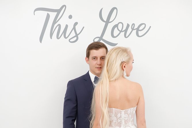 Las Vegas Wedding at Paradise Wedding Chapel - The Cost and Booking Process for Your Las Vegas Wedding