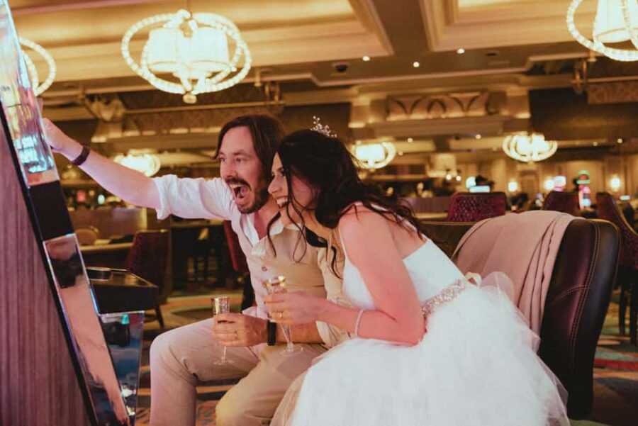 Las Vegas: Wedding Chapel Photography Session - High-Quality Photos Delivered Quickly