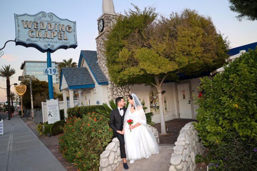 Las Vegas: Wedding or Vow Renewal at Graceland Chapel - Historic Graceland Wedding Chapel in the Heart of Las Vegas