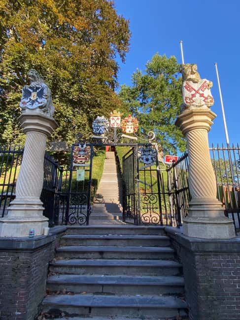 Leiden: Historical and Fun City Tour in German, English, or Dutch - Exploring Leiden’s Most Beautiful Canals and Courtyards