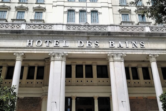 Lido Bike Tour: With a Local on the Island of Cinema - Visiting the Historic Jewish Cemetery: A Quiet Reflection