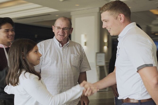 Light up The Falls Small Group Tour with Fallsview Dinner - Viewing the Falls in a Different Light: The Illumination Tower Experience