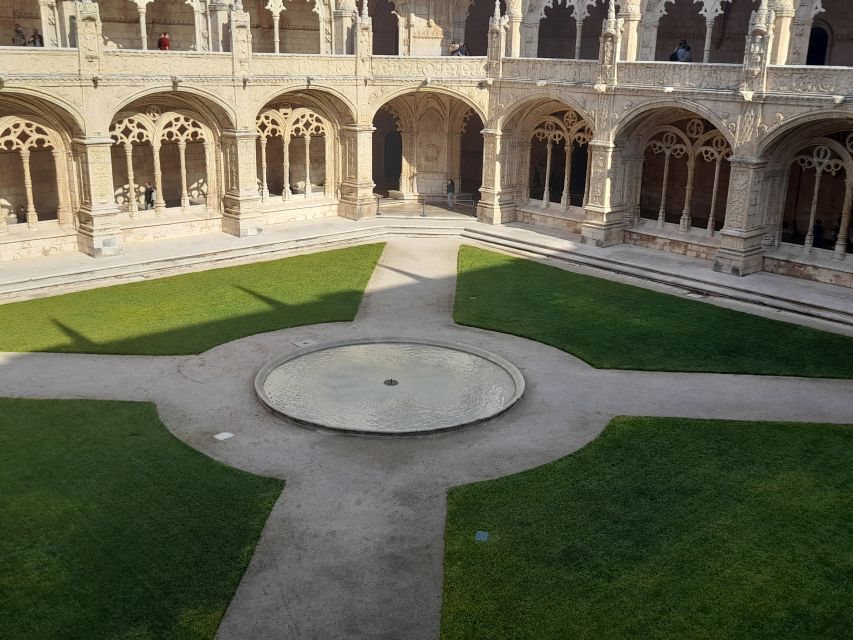 Lisbon: Belem Private Tuk-Tuk Tour for 2 hours - Visit the Jerónimos Monastery and Discover Its Significance