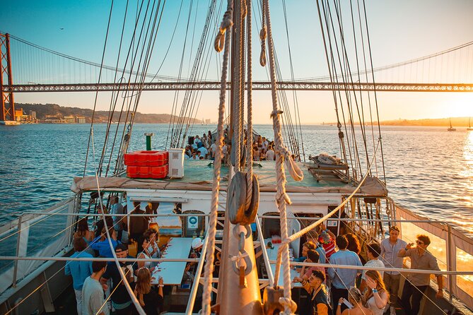 Lisbon Boat Party with Views, and Sunset Sailing - Meeting Point and Practical Logistics