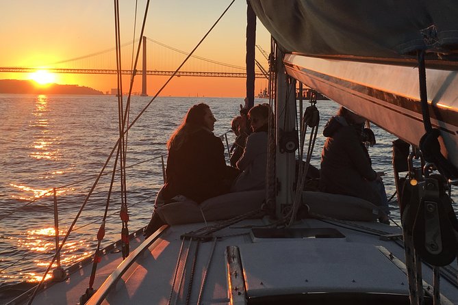 Lisbon Sunset Sailing Tour with White or Rosé Wine and Snacks - The Route and Iconic Stops on the Tagus River
