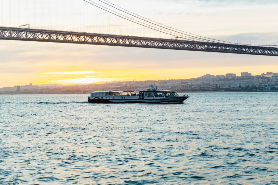 Lisbon: Tejo River Sunset Cruise with Welcome Drink - Major Landmarks Visible from the Cruise