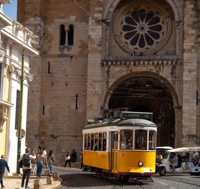 Lisbon Tram 28 Route : Electric Tuk Tuk | Professional Guide - Visiting Lisbons Best Viewpoints from the Top of Graça Hill