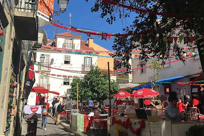 Lisbon's Kickstart Tour with a Local - Discovering Lisbon’s Neighborhoods: Mouraria and Alfama