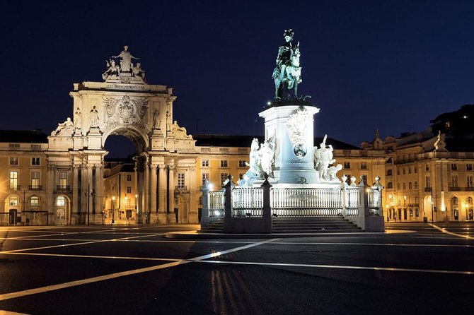 Live Fado Private Tour in Lisbon with Dinner - Authentic Fado Night at a Traditional Lisbon Fado House