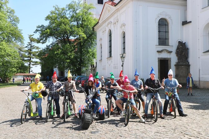 Live-Guided 180 min Glorious e-Scooter and eBike tour - Convenient Start at Maltezske Square in Lesser Town