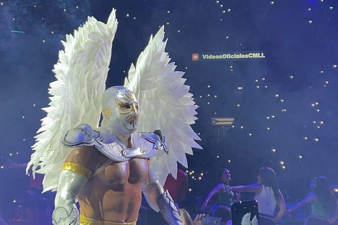 Live Wrestling from the Best Area of the Arena Mexico - What the Arena Mexico Wrestling Show Includes