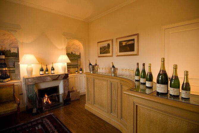 Loire Valley Chambord Castle and Wine Tasting from Paris - Starting the Day with Hotel Pickup and Scenic Drive