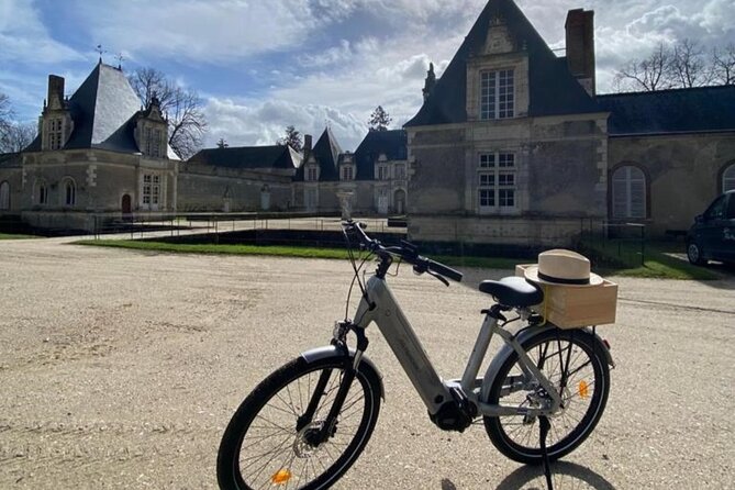 Loire Valley Ebike Tour to Chambord FROM TOURS - Discovering Château de Villesavin