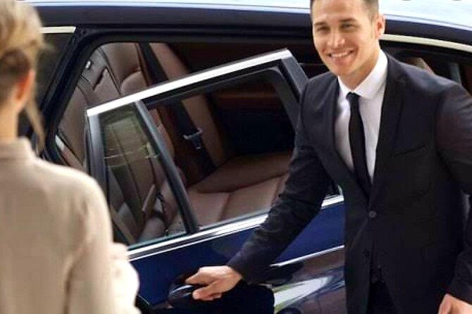 London Heathrow Airport Transfer to Central London - Meeting Your Driver at Heathrow Airport’s Arrivals Area