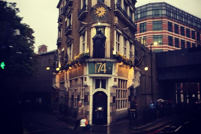 London Introduction Walking Tour - Exploring Whitehall and Political Landmarks