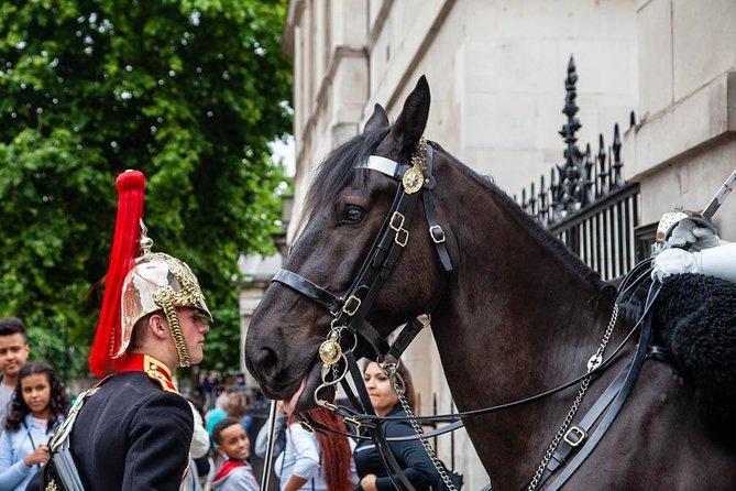 London Photography Tour - Private Tour - Starting at Trafalgar Square: A Historic Photo Opportunity