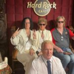 London Private Rock and Roll Tour with Pick Up - Iconic Rock Landmarks in Soho and Abbey Road