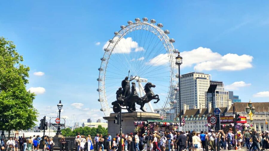 London tour with a qualified tour guide - Starting Point at Westminster Bridge and Easy Access