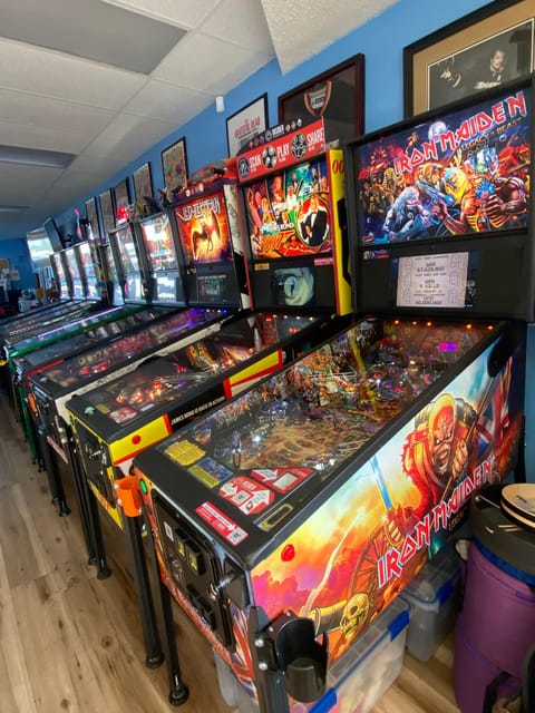 Long Beach: Pinball Arcade 40 Pinball Machines on Freeplay - Discover the Extensive Selection of Pinball Machines