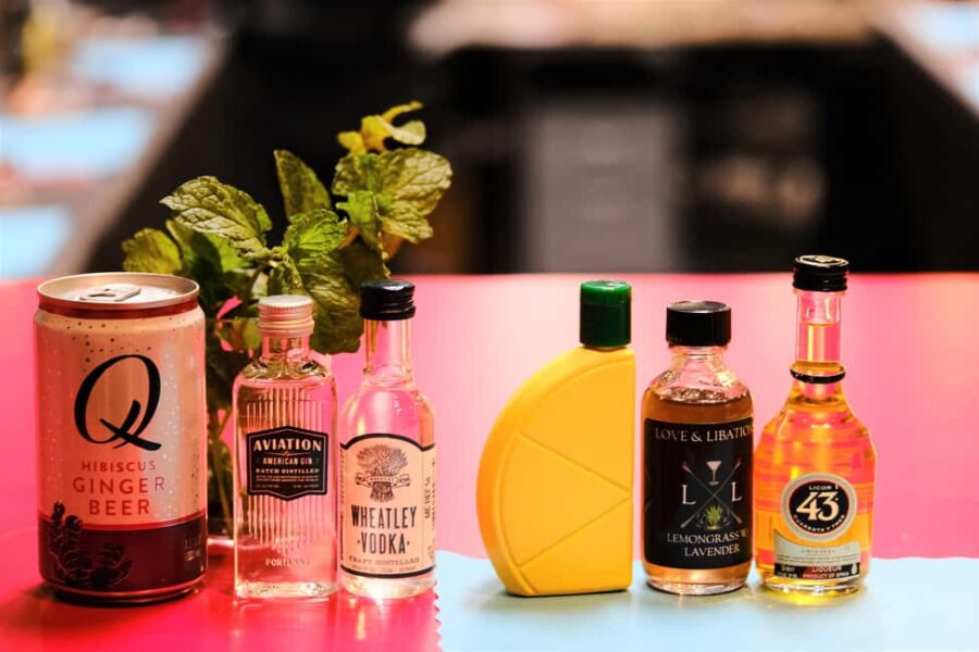 Los Angeles: Cocktail-Making Class with Mixologist - The Mixologist: Guidance in a Friendly, Personable Style