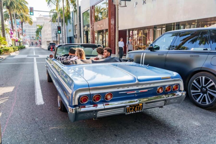 Los Angeles: Culture Tour in a Lowrider Impala - Starting Point at Beverly Hills Sign