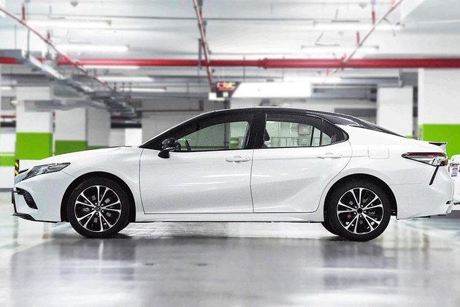 Los Angeles International LAX Airport Chauffeur Service, pick up. - Meeting Your Driver at Los Angeles International LAX Airport Exit