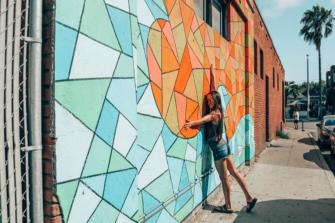 Los Angeles Street Art Photoshoot: Funky Venice with a Personal Photographer - How the Private Photoshoot in Venice Starts and Ends