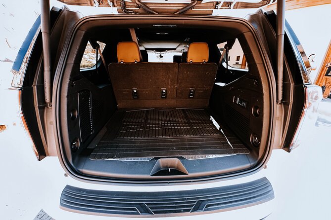 Los Cabos One Way Deluxe Suburban Transportation 5 pax - Range of Hotel Zones Covered in Los Cabos