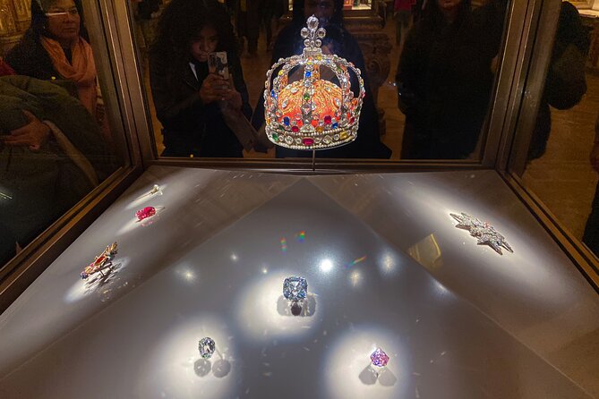 Louvre Highlights & Mona Lisa : Guided, Skip the Line Experience - Exploring the Louvres Iconic Masterpieces