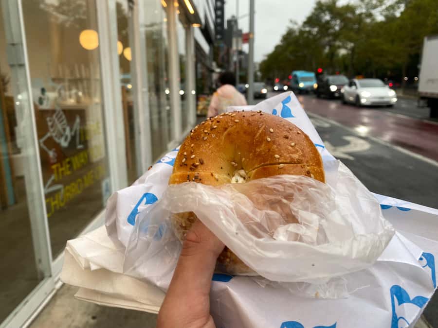 Lower East Side Experience w/ 4 Delis & Synagogue Entry - Exploring the Neighborhoods History and Architecture