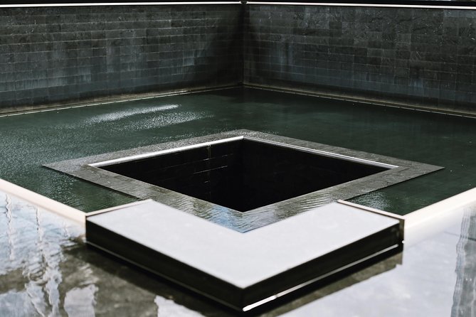 Lower Manhattan & Ground Zero Exclusive Guided Walking Tour - The Symbol of Recovery: SeaGlass Carousel