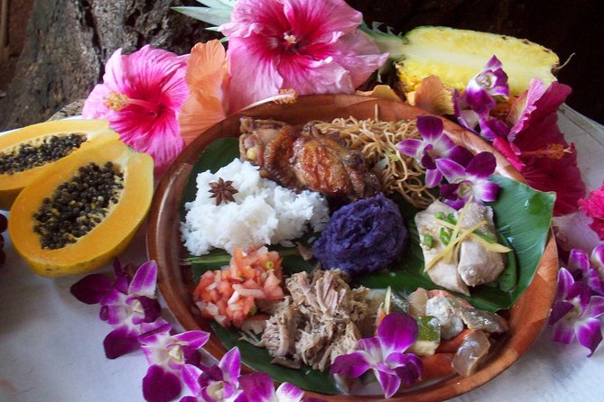 Luau Kalamaku on Kauai with Buffet Dinner and Show - Kilohana Plantation Sets the Scene for a Hawaiian Celebration