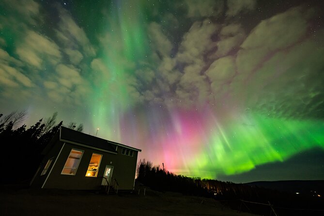 Lucky Bear Aurora Lodge Viewing with Photography - The Experience with Guides and Group Size