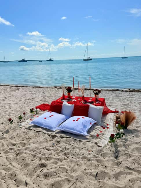 Luxury Beachside Picnic Experience Near Miami - Customizable Drink Experience and Elegant Setup