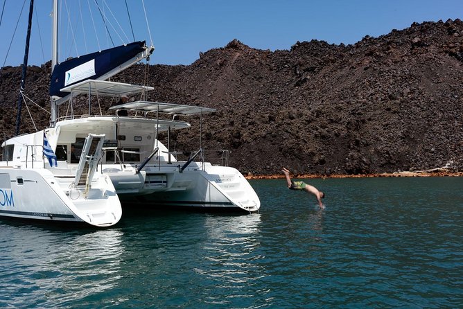Luxury Caldera Cruise with a rich BBQ meal and drinks! - Santorini Volcano and Caldera Crossing