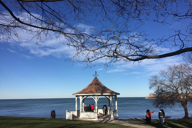 Luxury Private Tour of Niagara Falls from Toronto - Iconic Stops at Niagara-on-the-Lake and the Whirlpool Aero Car