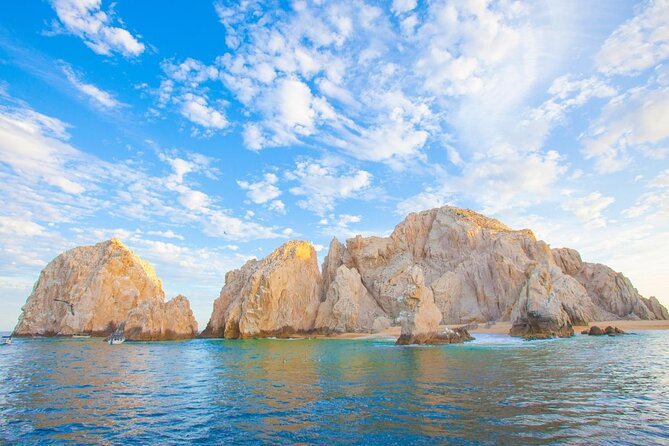 Luxury sailboat tour at sunset in Los Cabos - The Comforts and Inclusions