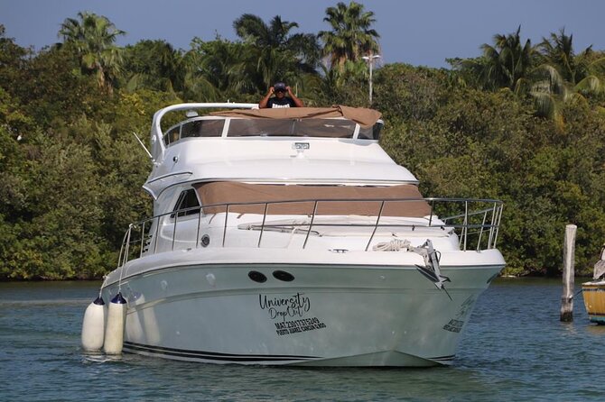 Luxury Yacht in Paradise and snorkel by Isla Mujeres - Customizable Tour Durations for Every Preference