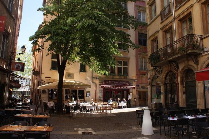 Lyon Old District : Private Walking Tour - Exploring the Traboules du Vieux Lyon