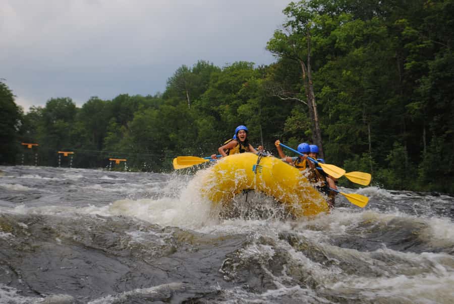 Mad Adventure rafting - Meeting Point at the Madawaska Kanu Centre