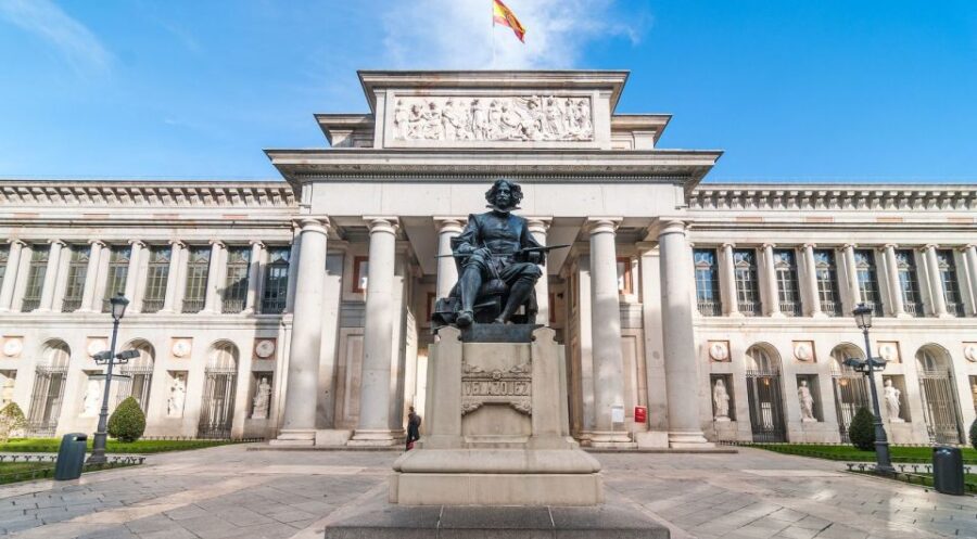 Madrid: 2-Hour City Highlights Guided Walking Tour - Starting Point at Naturanda Toursist Office in Madrid