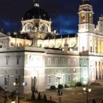 Madrid: Enchanted Evening Walking Tour in Spanish - Starting Point at Pl. de España and the Opening of the Nighttime Tour