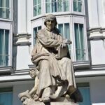 Madrid: Guided Tapas Tour Madrid with Drink and Food - Exploring Madrids Old Town and Hidden Venues